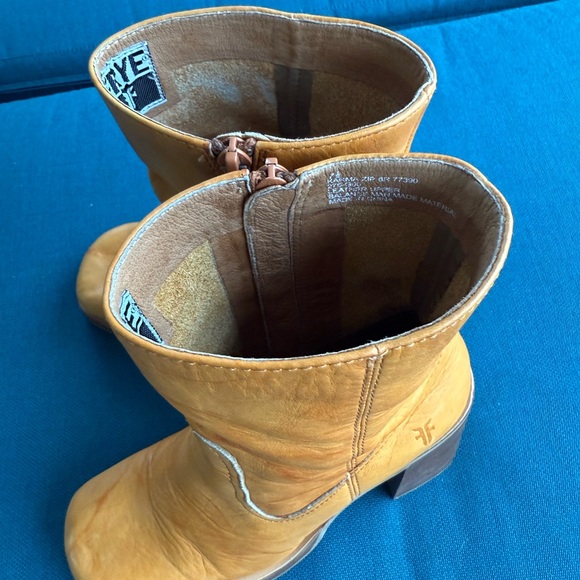 Vintage Frye Karma
Platform Boots size 7 1/2 - Picture 7 of 8